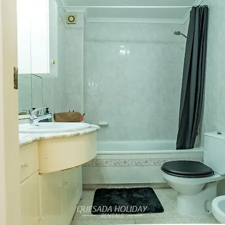 100mt To Centre شقة