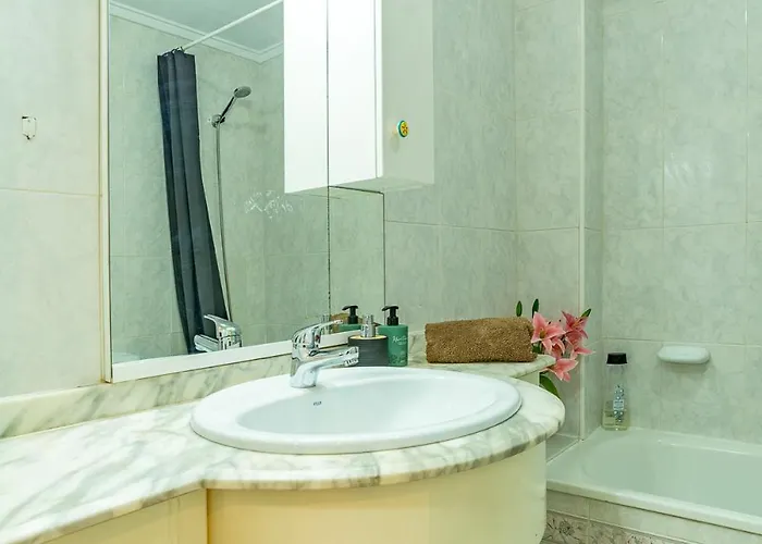 100mt To Centre Apartment